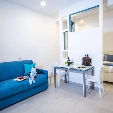 Sorrentovibes - Family In Centre *