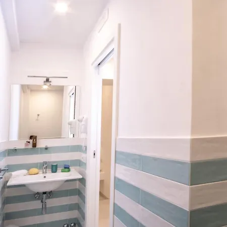 Sorrentovibes - Family In Centre