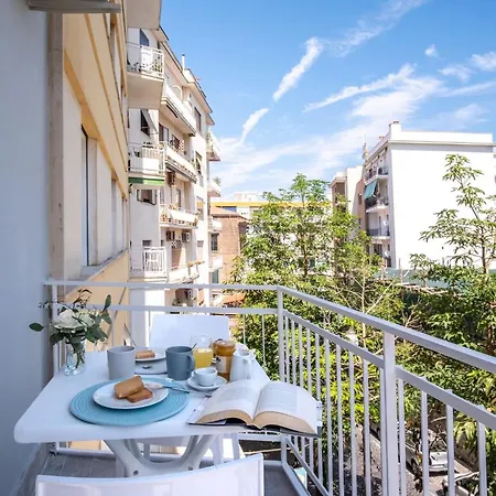 Sorrentovibes - Family In Centre