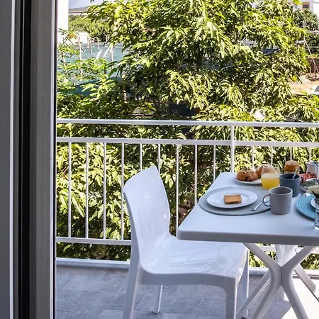 Sorrentovibes - Family In Centre Sorrent