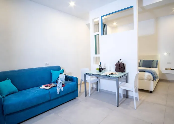 Sorrentovibes - Family In Centre *