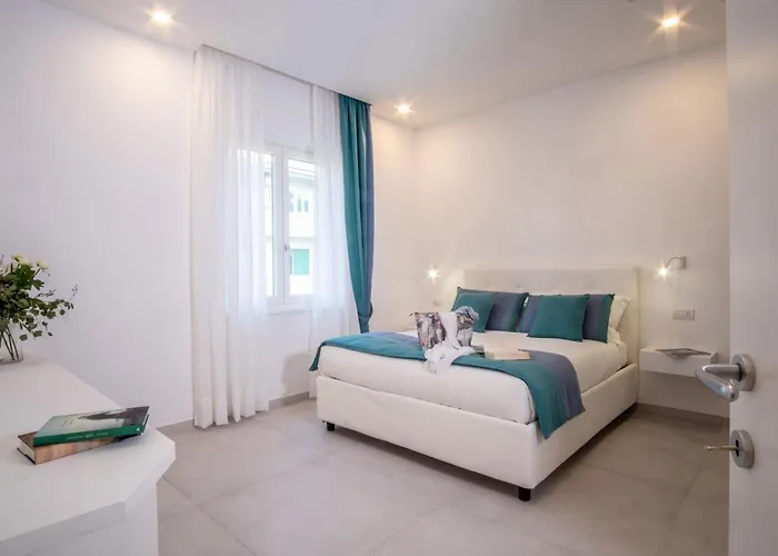 Sorrentovibes - Family In Centre * Sorrento